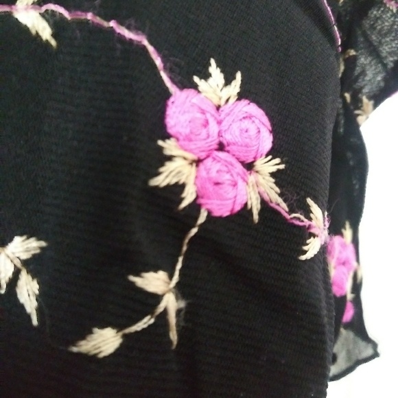 Embroidered Blouse - Picture 3 of 3